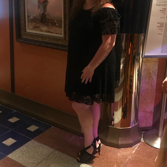 Lacey Dress - Picture 2 of 2